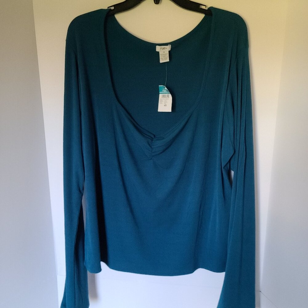 RUE + WOMEN'S SWEETHEART NECKLINE WITH TRUMPET SLEEVES SIZE 4X